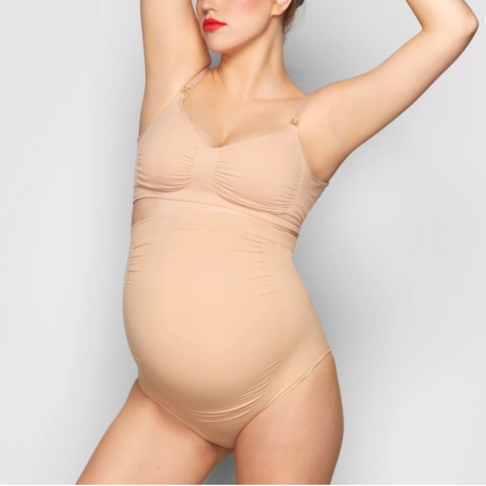 SKIMS Maternity Nursing Sculpting Bra S/M Clay